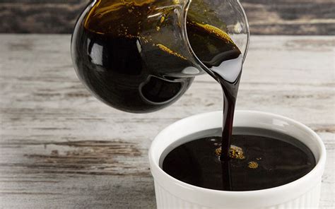 10 Blackstrap Molasses Benefits That Combat Stress And Bone Problems