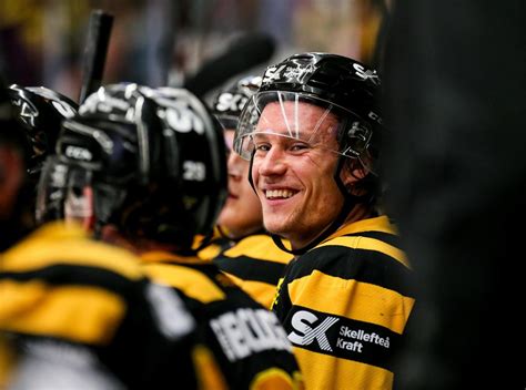 Gransjöns krumelur och malva johansson. Uppgifter: Jesper Olofsson lämnar Skellefteå för Färjestad ...