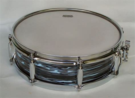 1960s Ludwig Black Oyster Pearl Piccolo Snare Drum