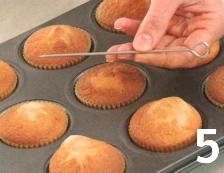 Consiste simplemente en cocinar unos minutos los boletus laminados en aceite de oliva con una pizca de sal. Cupcakes de Limón, cómo preparar esta receta de cocina