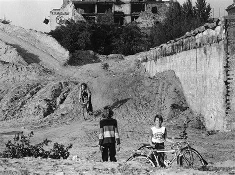 1538 x 977 jpeg 84 кб. Ruine Haus Vaterland - Renate von Mangoldt