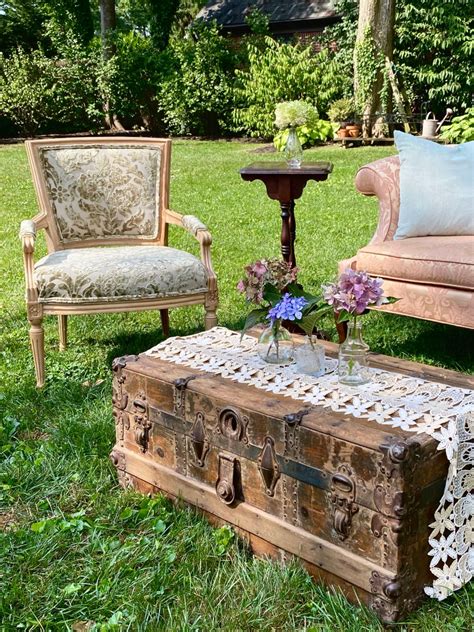 Vintage outdoor wedding lounge furniture – Artofit