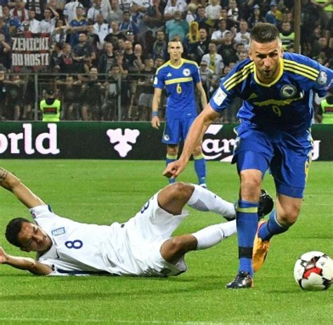 More images for bosnien fußball » sp-Fußball-WM-2018-WC-2018-Qualifikation-Bosnien-Herzegowina-Schlägerei-Griechenland-Meldung: WM ...