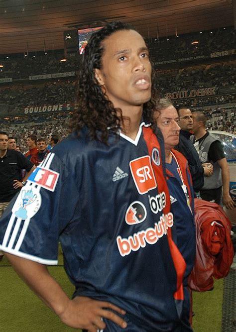 Ronaldinho the first best scorer of a long series of consecutives wins with paris saint germain against olympique de marseille (9 victoiries all. 'Ronaldinho never used to train and would just turn up for ...