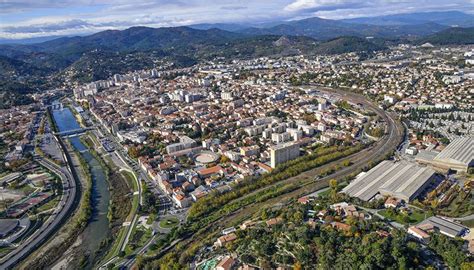 Découvrez le village de vacances de barre des cévennes, en lozère. Alès en Cévennes | Cevennes, Tourisme, Carte postale