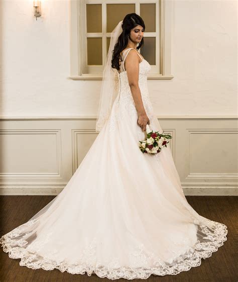 Https://tommynaija.com/wedding/still White Sell Wedding Dress