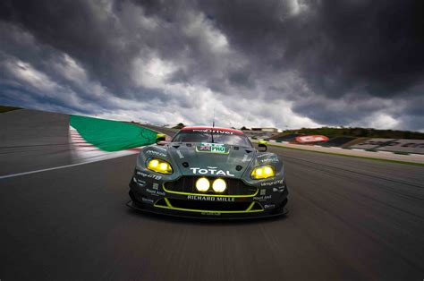 First Laps Aston Martin Racing V8 Vantage Gte Automobile Magazine