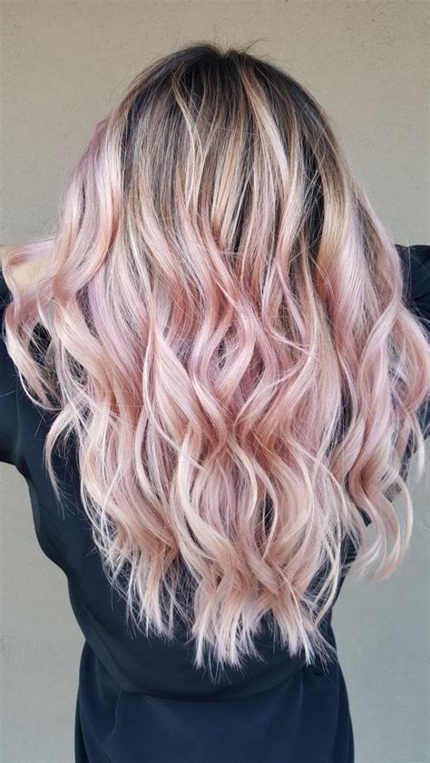 Rose gold hair with highlights and waves. Amazing rose gold hair | Hair styles, Hair color pink, Hair color pastel