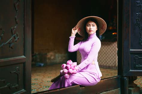 beautiful vietnamese woman in ao dai beautiful vietnamese … flickr