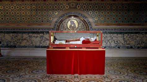 Heres What Happened To The Bodies Of These Popes