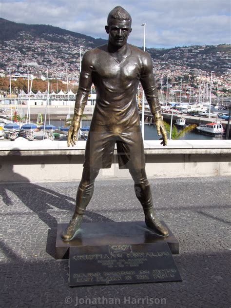 58 cristiano ronaldo statue premium high res photos. Cristiano Ronaldo Statue : Cristiano Ronaldo S Statue Has ...