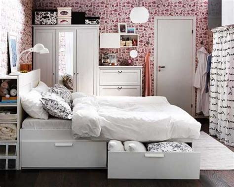 The most amazing space saving ideas for a small apartment. Furniture Pieces for a Small Spaced Bedroom