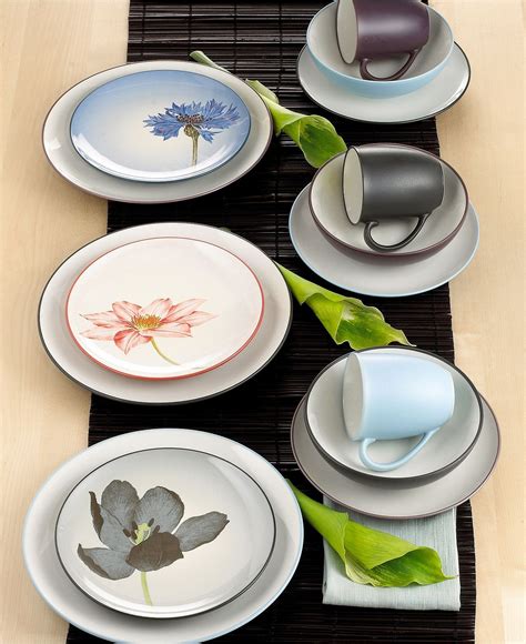 Noritake produces the world's finest porcelain ware, bone china, stoneware & flatware. Noritake Dinnerware, Colorwave Floral Accent Plate ...