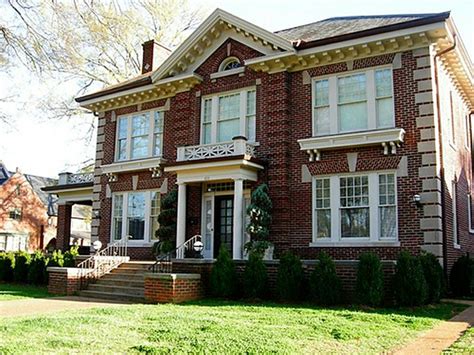 1910s architecture design style old apartment building. Colonial Revival (1870-1920): Historic architecture in ...