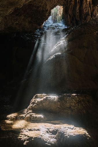 Cave Opening Pictures Download Free Images On Unsplash