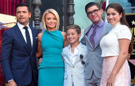 Who Is Kelly Ripa 5 Things To Know About This Talk Show Host