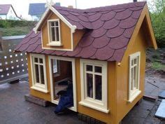 Du kannst ganz leicht eines aus einem plastikbehälter oder aus holzresten bauen, wenn du etwas erfahrung mit tischlerarbeit hast. Die 92 besten Bilder von katzenhaus | Katzenhaus, Katzen ...