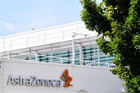 Distribusi vaksin akan dilakukan setelah vaksin astrazeneca mendapatkan who eul (emergency use listing), validasi dari kelompok independent allocation of vaccines task force (aivg). Inggris Nyatakan ?Vaksin Covid-19 AstraZeneca-University ...