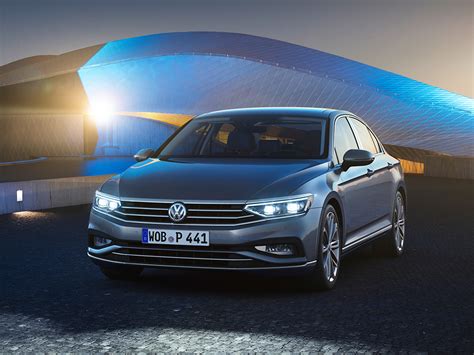 The volkswagen passat is a series of large family cars manufactured and marketed by the german automobile manufacturer volkswagen since 1973, and now in its eighth generation. VW Passat 2019: Feinschliff für den Mittelklasse-Primus - Site