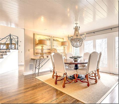 Maybe you would like to learn more about one of these? Benjamin Moore Natural Crème, flat, on the walls and White ...