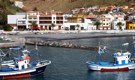 Su temperatura apenas presenta oscilaciones a lo largo del año, con un termómetro que suele rondar los 26 ºc de media. Apartamentos Tapahuga - Playa Santiago. La Gomera