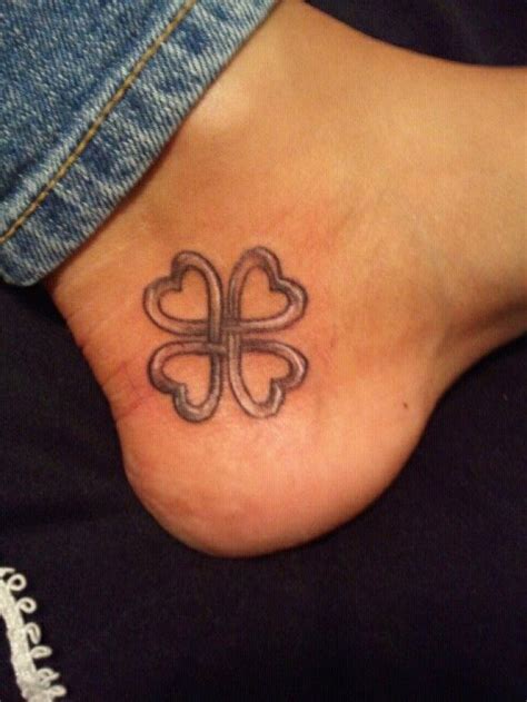 What does finding a 6 leaf clover mean? Cute Four Leaf Clover With A Irish Celtic Twist | Shamrock ...