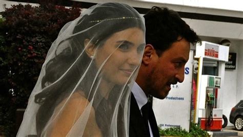Onur saylak orta doğu teknik üniversitesi fizik bölümü mezunudur. Tuba Büyüküstün ve Onur Saylak mal paylaşımı yaptı