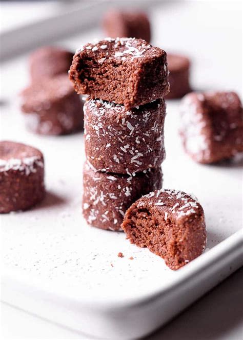 Here's a seriously simple recipe for a super tasty chocolate dessert. Raw Chocolate Coconut Macaroons (Vegan & Gluten Free ...