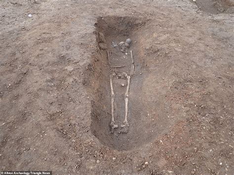 Anglo Saxon Burial Ground Found On University Of Cambridge Land Daily