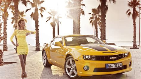 Hintergrundbilder Auto Fahrzeug Frauen Mit Autos Palmen Gelbes Kleid Sportwagen