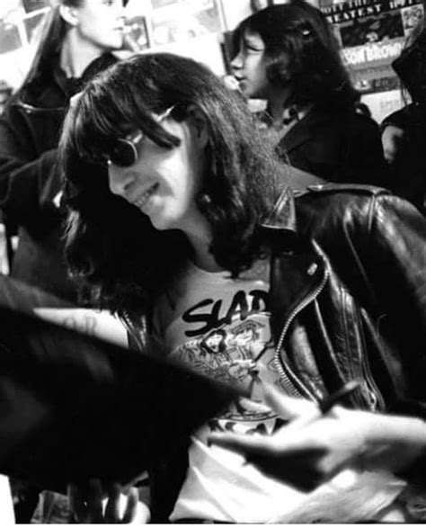 Pin By Lynn T On Ramones Joey Ramone Hardcore Punk Bands Ramones