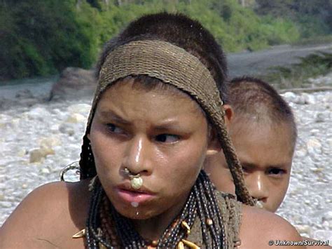 Indigenas Del Peru