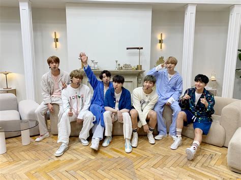 The track uniquely shows each of the bts' member's charms as they show how smooth and at times charismatic, they can be. BTSWEEK最終日はDynamite!! - 防弾少年団BTSがいる日々
