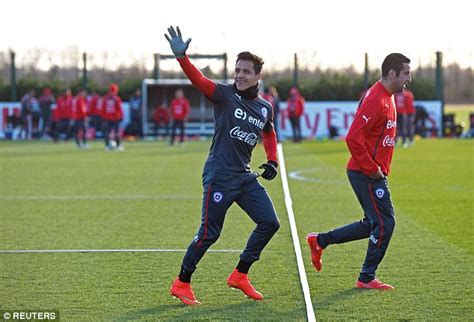 Is drinking the windows were golden by cloudwater brew co. Alexis Sanchez trains with his dogs at Arsenal's London ...
