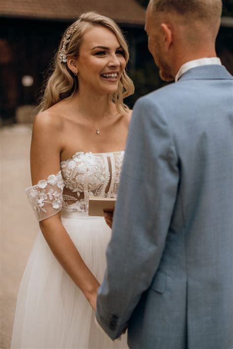 For australia, the ej257 engine was introduced in the subaru gd impreza wrx sti in 2005 and subsequently powered the ge/gh impreza wrx sti and v1 wrx. Boho Hochzeit im Magical Homes | Braut bräutigam fotos ...