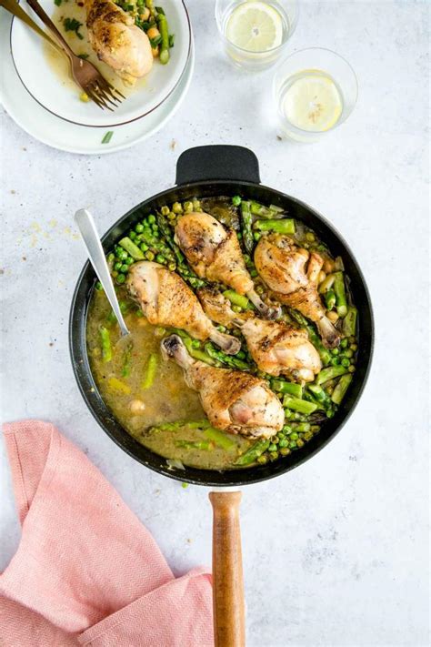 Get that oven preheated to 400° and line a rimmed baking sheet with foil. Chicken Drumsticks In Oven 375 / Baked Chicken Drumsticks with Oregano | Salt Free Life ...