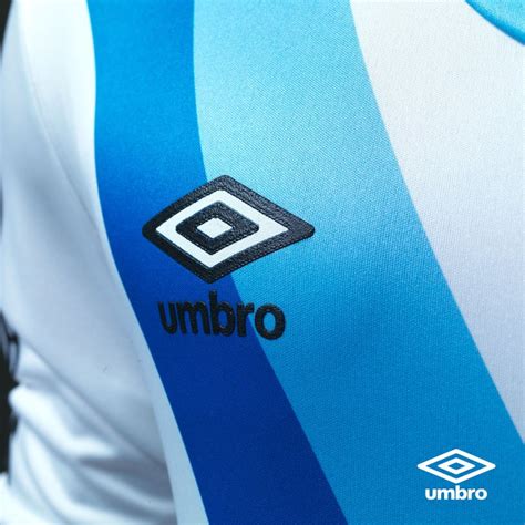 Primera camiseta albiceleste de un equipo de argentina. Tercera camiseta Umbro de Atlético Tucumán 2017