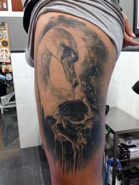 I started get work done by him when i lived in another state, and can't tell you how stoked i was to learn that he is working at a shop. Realistic composition of a swan and skull tattoo on leg by Jose Gonzalez : Tattoos