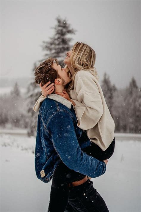 Winter Couples Photos Couple Photography Winter Winter Couple Pictures Snow Photoshoot