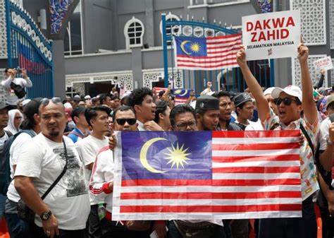 Will Anwars Political Dilemma In Malaysia Stall Reforms East Asia