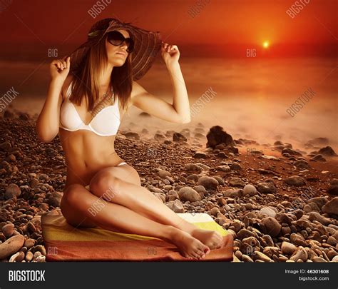 Sexy Tanned Model Image And Photo Free Trial Bigstock