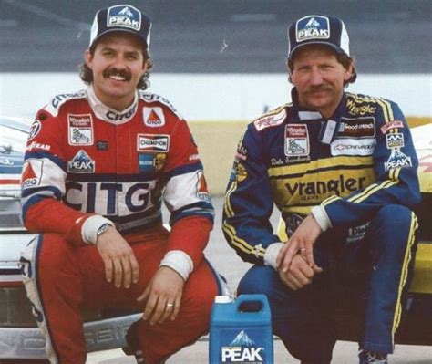 Nascar's most popular driver, dale earnhardt, jr. Pin by Sharon Sullivan on NASCAR Drivers | Nascar cup ...