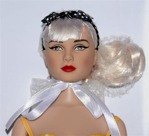 Basic Dixie 16 Doll Tonner 2015 Chic Body Nrfb W Stand Kit Face Platinum Hair Ebay