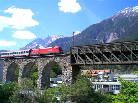 3 Amazingly Beautiful Scenic Train Routes In Austria