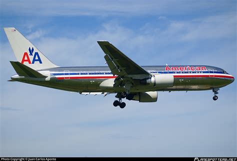 N336aa American Airlines Boeing 767 223er Photo By Juan Carlos Aponte