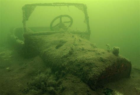 It was a tragedy that happened over 100 years ago, but it is still as relevant today as if it happened yesterday. Titanic Underwater Skeletons | Titanic underwater, Titanic ...