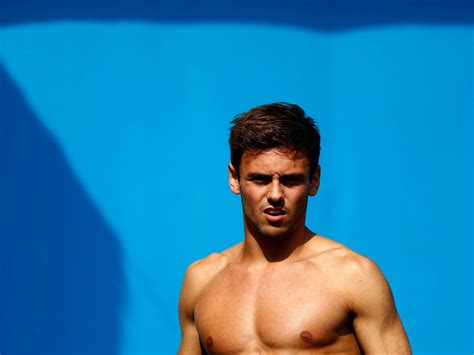Tom Daley Looks To The Heavens But Dan Goodfellow Bond Can Bring