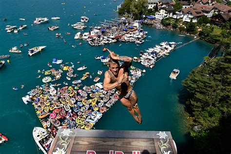 Jaw Dropping Photos Of Divers Leaping Off A Cliff In Switzerland 9travel