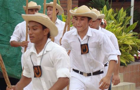 ♥la Diversidad De Culturas♥ Vestuario De El Salvador