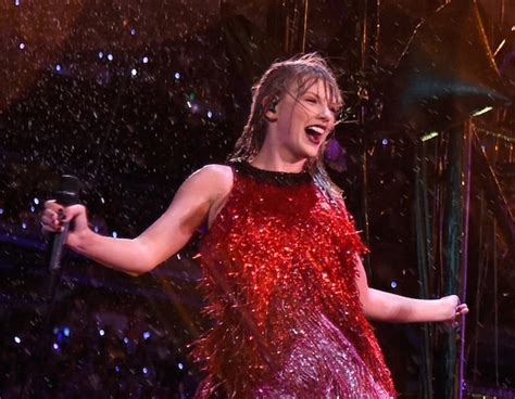 Rain Down From Taylor Swifts Most Memorable Reputation Tour Moments